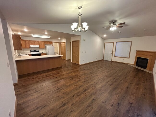 Building Photo - 4810 Southridge Ct Unit 1