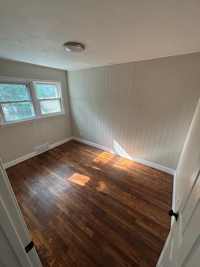Photo - 9163 Loganberry Ln