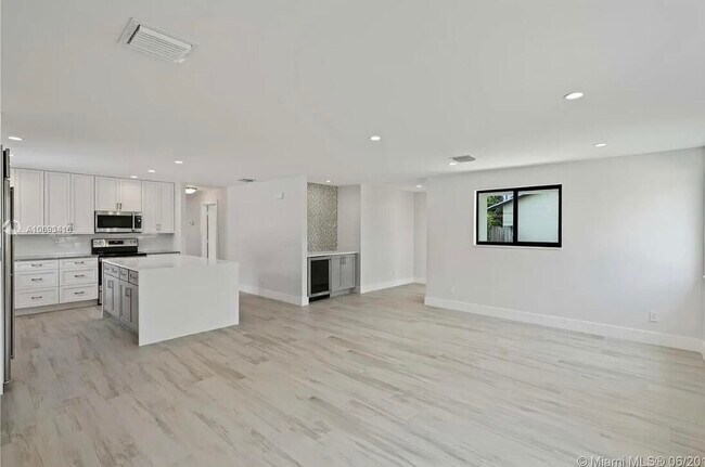 Photo - 2539 Wabash Dr