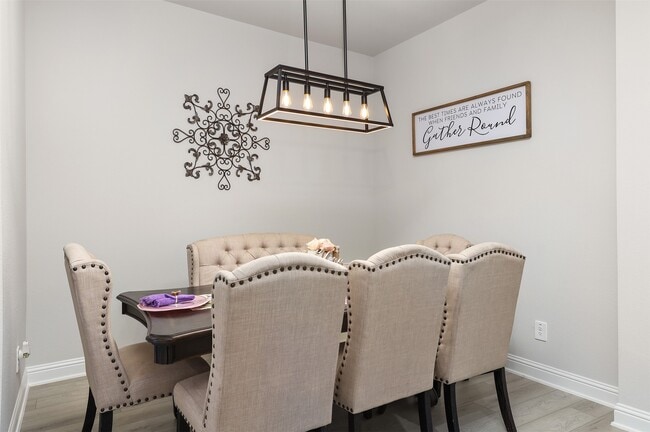 Photo - 2605 Golden Palms Ln