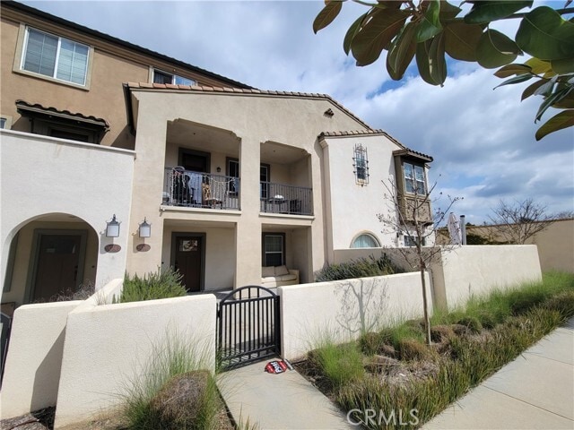 Building Photo - 909 Santa Fe Ave Unit E