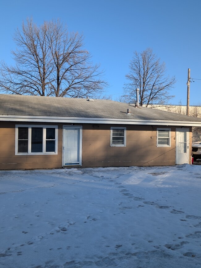 Building Photo - 1703 12th Ave N Unit #6