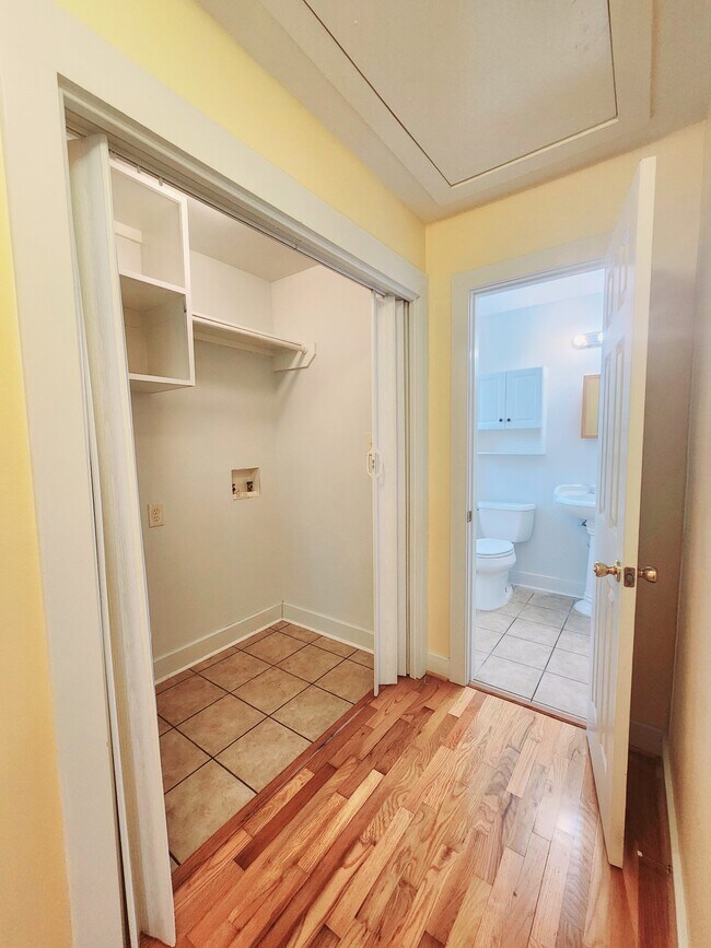 725 E 10 1/2 St