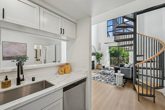 Updated kitchens with designer interiors - Pasadena Gateway Villas