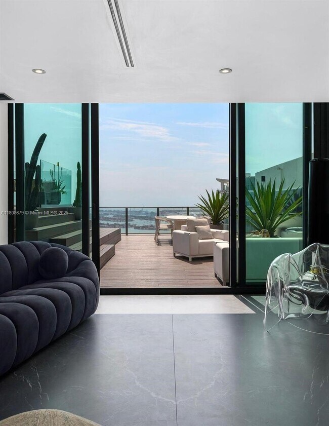 Photo - 650 NE 32nd St Condo Unit UPH5302