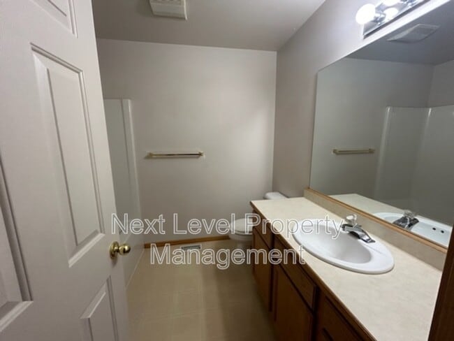 Photo - 1999 Greatview Dr