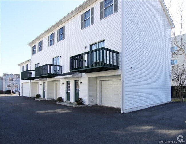 Building Photo - 14 Dora St Unit 2 Rental