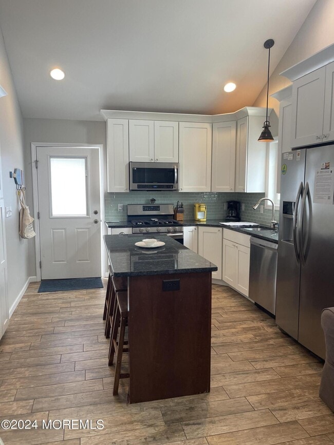 Photo - 104 W Chadwick Way