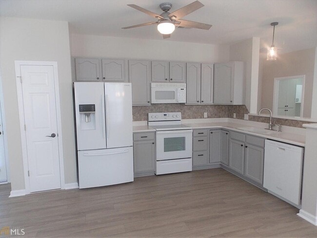 Photo - 2310 Applegate Ln