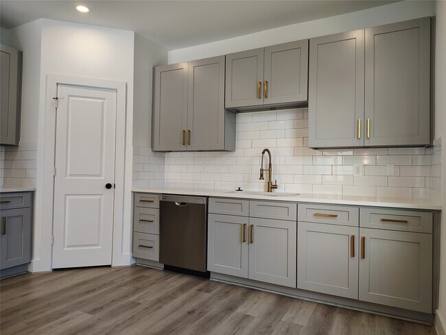 Photo - 3263 Sauce Pan Wy Unit B