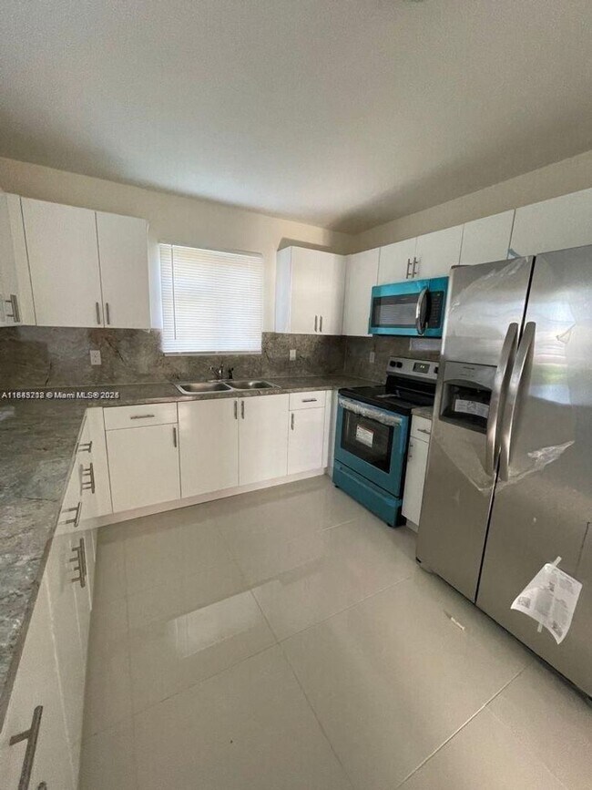 Building Photo - 1532 NW 60th St Rental