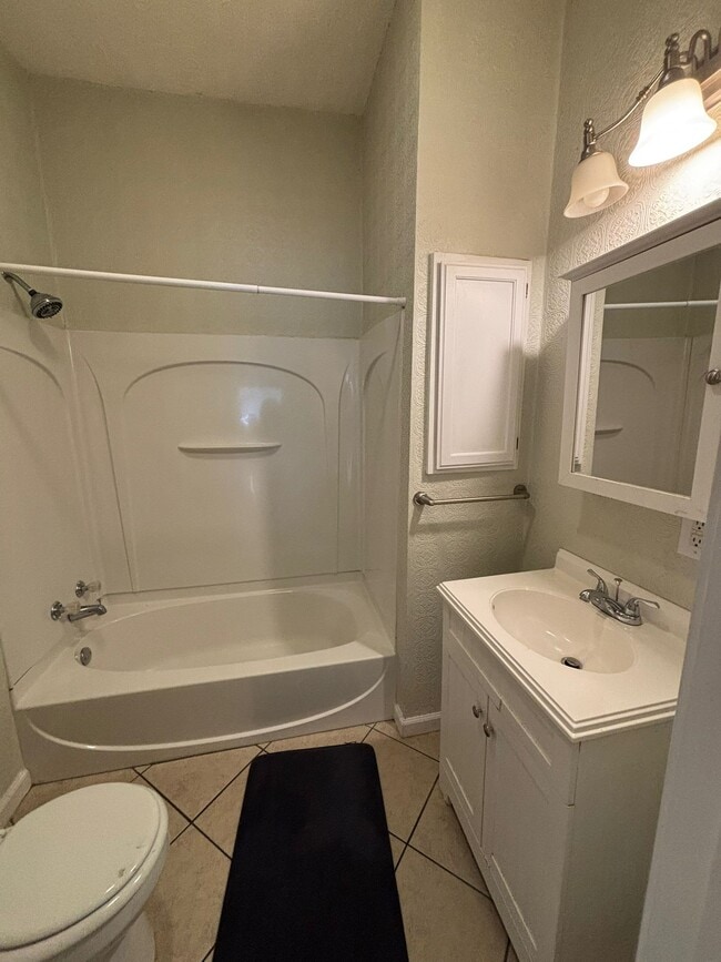 Photo - 2114 Barth Ave