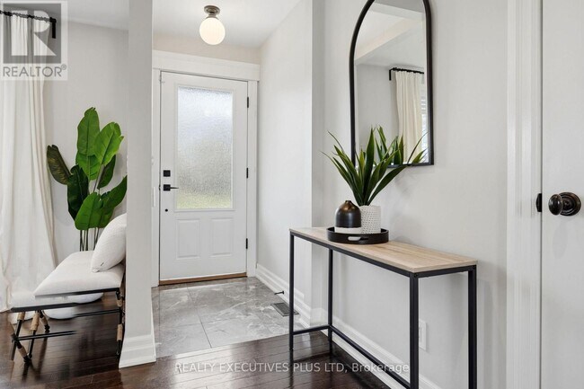 Photo - 9 Hazelbury Dr