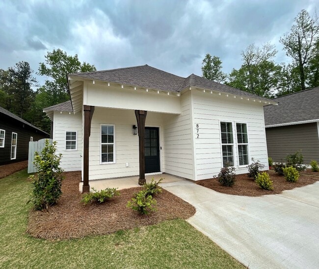 Photo - 872 Village Dr