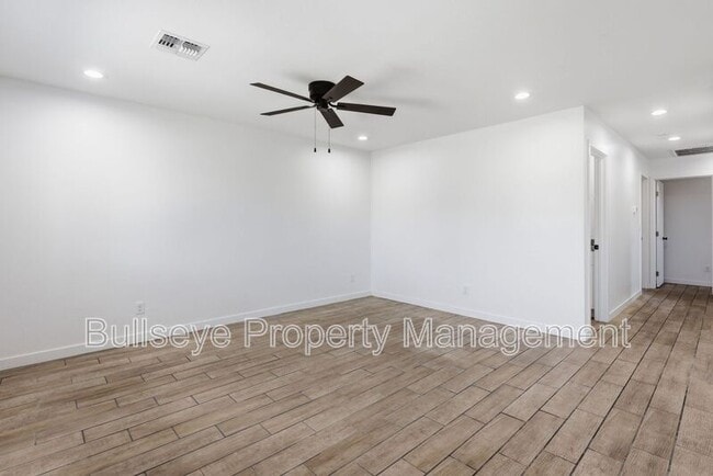 Photo - 428 S 97th Pl