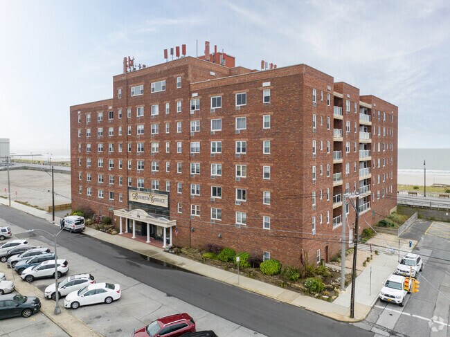 370 W Broadway - Lafayette Terrace Apartments