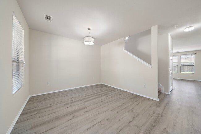Photo - 1418 S Maple Dr
