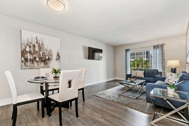 Photo - Aventura Oaks Apartments