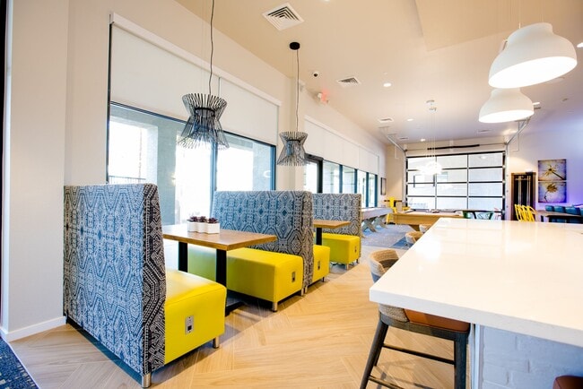 Photo - The Curve at Gilbert