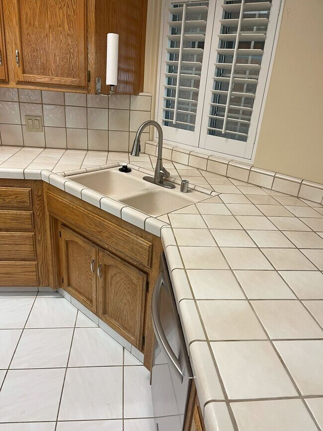Photo - Beautiful 4 Bedroom 2 Bath Home with Pool.