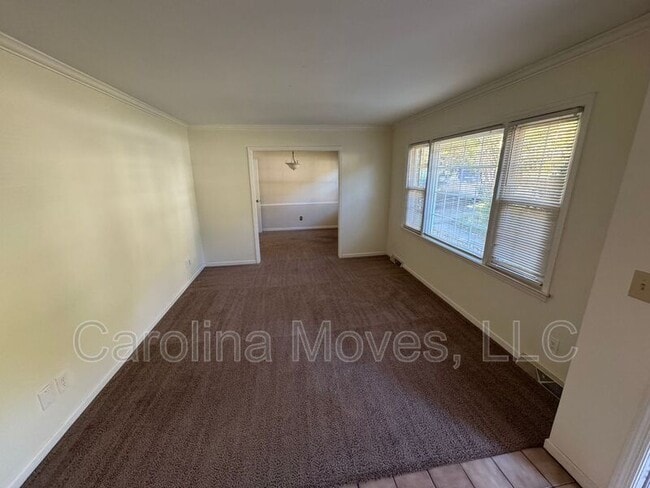 Photo - 502 Rosebud Ln