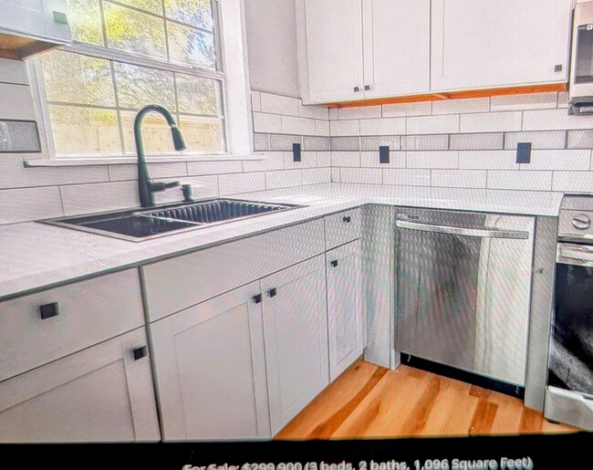 Photo - 3190 Torres Ave