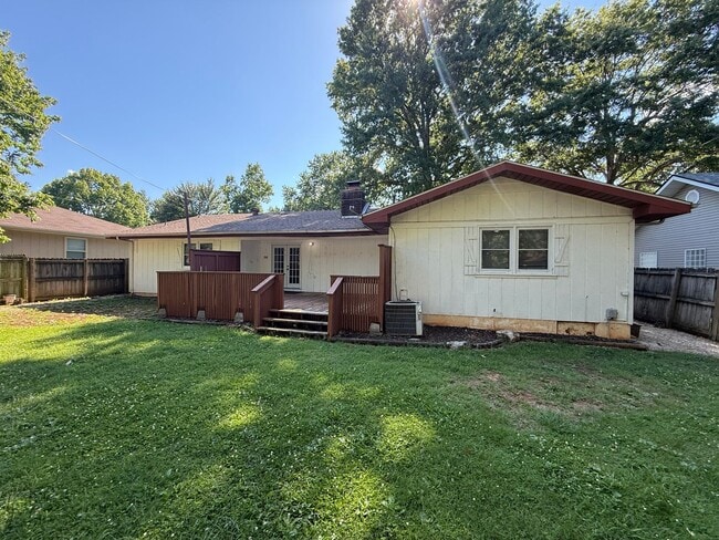 Photo - 4 Bed 2 Bath Springfield, MO