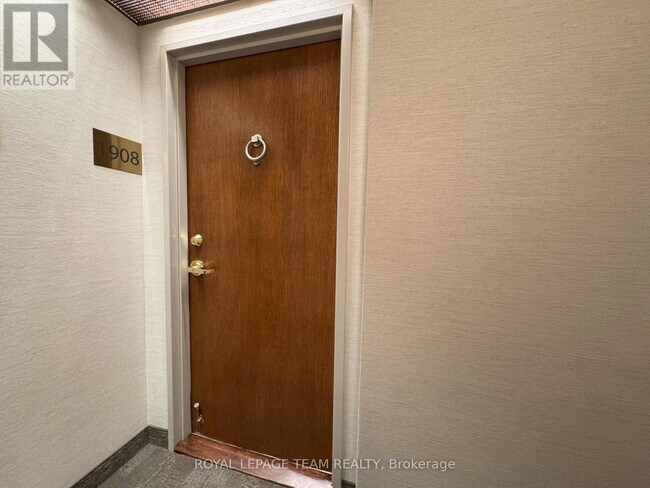 Photo - 470 Laurier Ave W Unit 1908