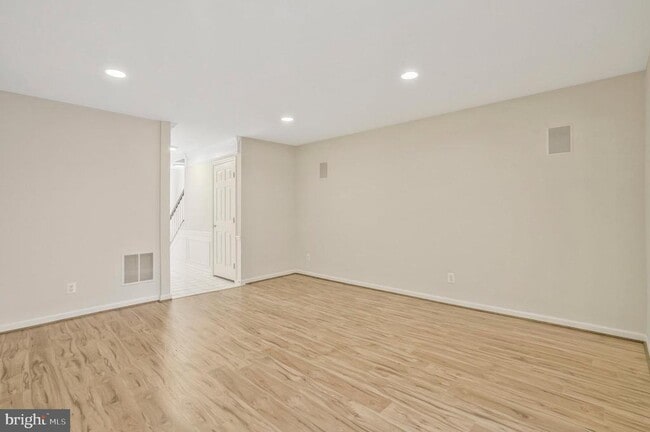 Photo - 6340 Walking Ln