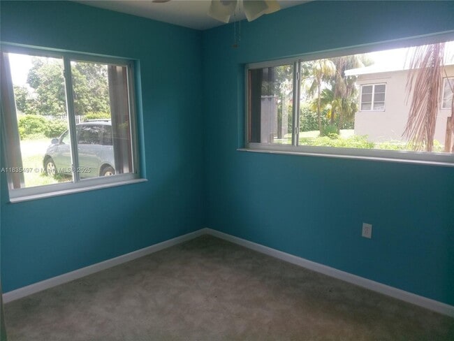 Building Photo - 520 NW 144th St Unit 2-2 Rental