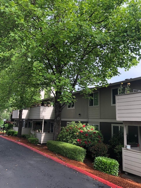 Photo - Creekside Commons Apartments