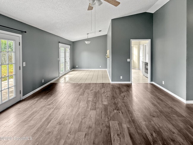 Photo - 136 Cherry Point Dr