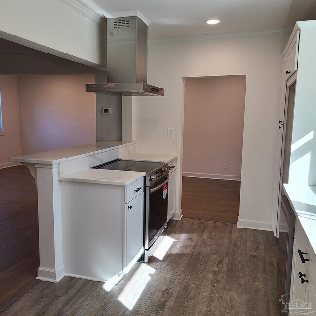 Photo - 1301 W Lee St