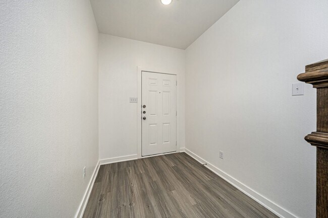 Photo - 8433 Adelaide Dr