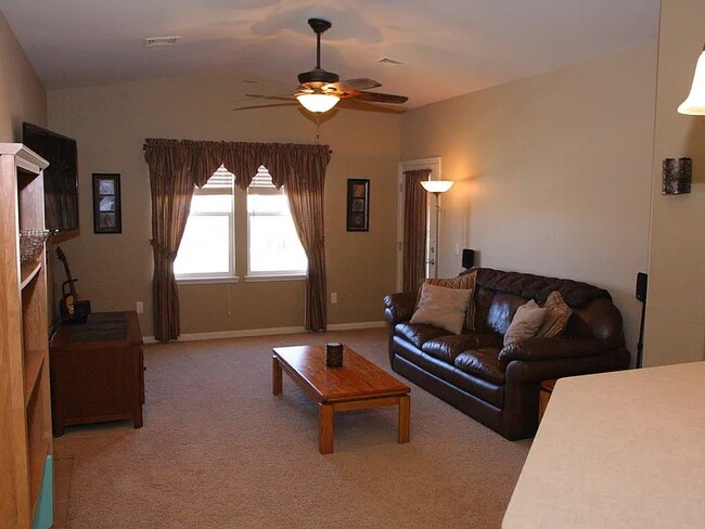 Photo - 2421 Owens Ave Unit 204