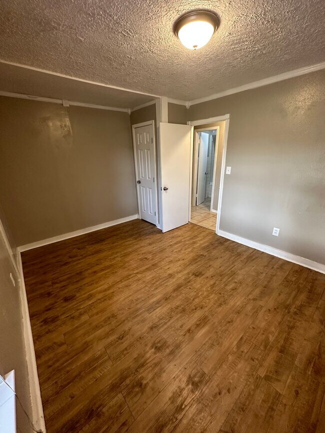 Photo - Charming 5 Bedroom House Bethany Oklahoma