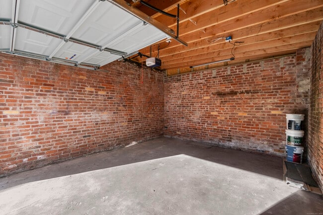 Photo - 201 Portsea St