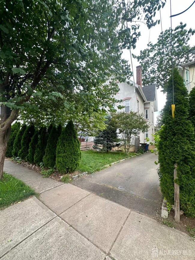 Photo - 208 E 9th St Unidad 1