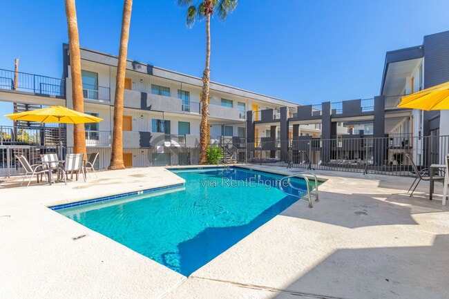 Photo - 2929 N Greenfield Rd Unidad 205