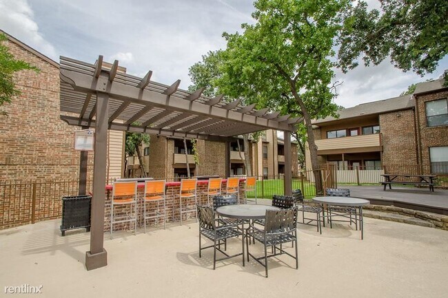 Photo - 2 br, 2 bath Condo - 601 N Park Blvd Flat ...