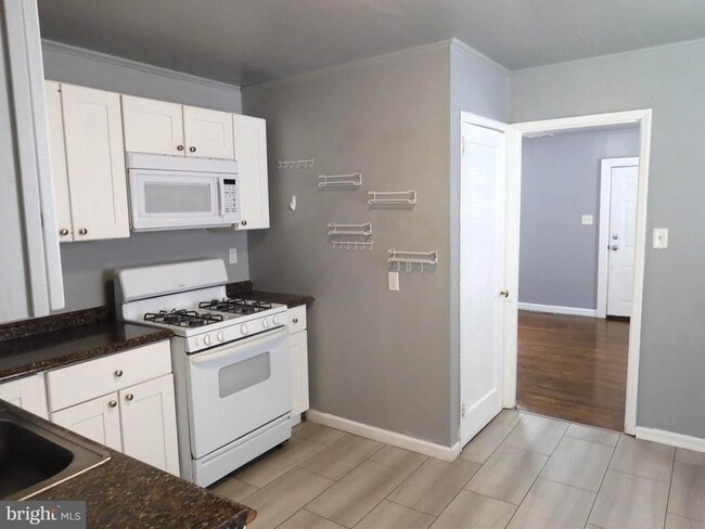 Photo - 8220 Cornwall Rd