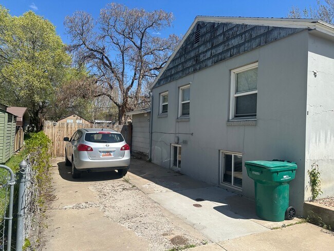 Photo - 449 Center St