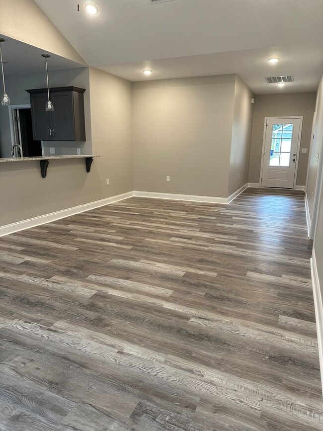 Photo - 2760 Cedrus Ave