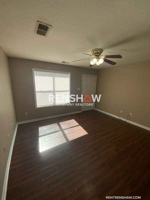 Photo - 302 Pate Ave