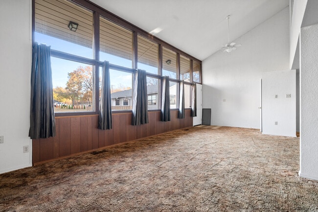 Photo - Earl’s Point Condominiums