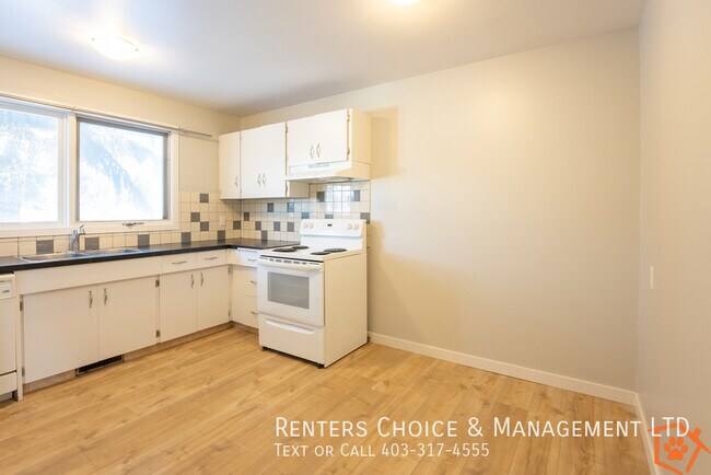 Photo - Pet Friendly House in Coaldale with Fenced Yard