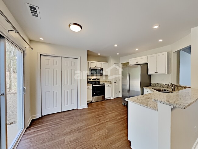 Photo - 900 Crowders Woods Dr