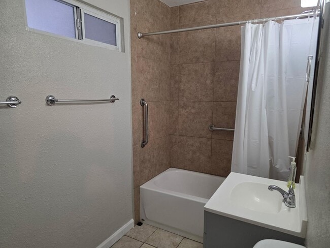 Photo - 1320 W Sahuaro Dr