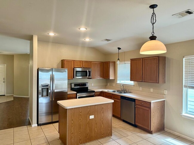 Photo - 124 Spruce Dr