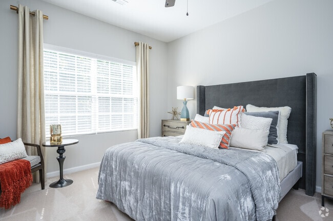 2BR, 2BA - 1,065SF - Bedroom